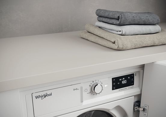 Вбудована пральна машина Whirlpool WDWG961484EU